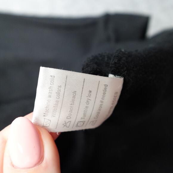 Piper Project Top Womens Medium Cold Shoulder Long Sleeve Knit Black Pullover - Picture 5 of 10